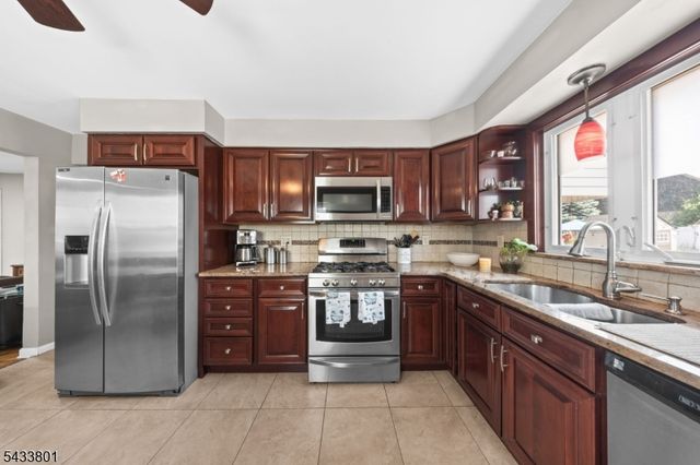 23 Homcy Pl, Clifton City, NJ 07011