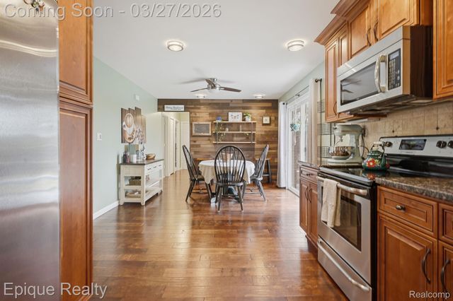 8102 Dungarvin Drive, Grand Blanc Charter Township, MI 48439