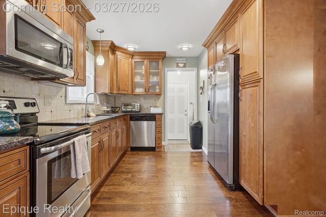 8102 Dungarvin Drive, Grand Blanc Charter Township, MI 48439