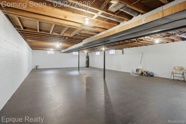 8102 Dungarvin Drive, Grand Blanc Charter Township, MI 48439