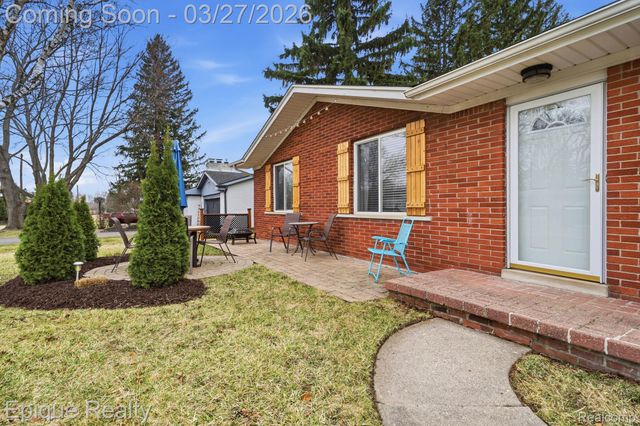 8102 Dungarvin Drive, Grand Blanc Charter Township, MI 48439