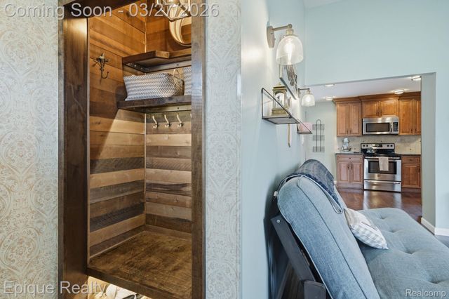 8102 Dungarvin Drive, Grand Blanc Charter Township, MI 48439