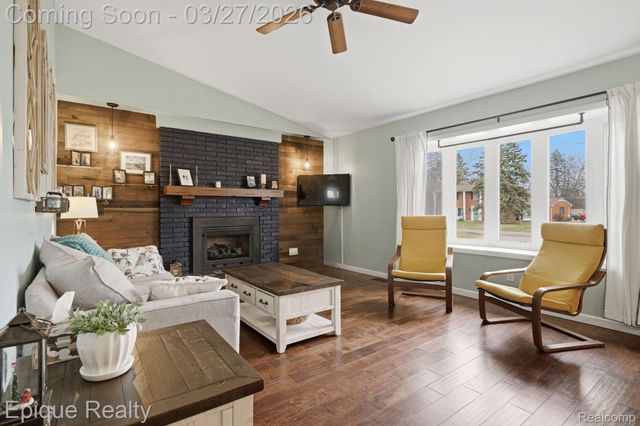 8102 Dungarvin Drive, Grand Blanc Charter Township, MI 48439