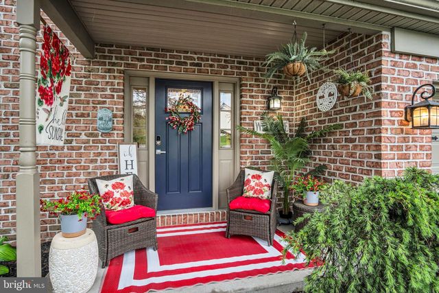 40 BROOK CIR, Etters, PA 17319