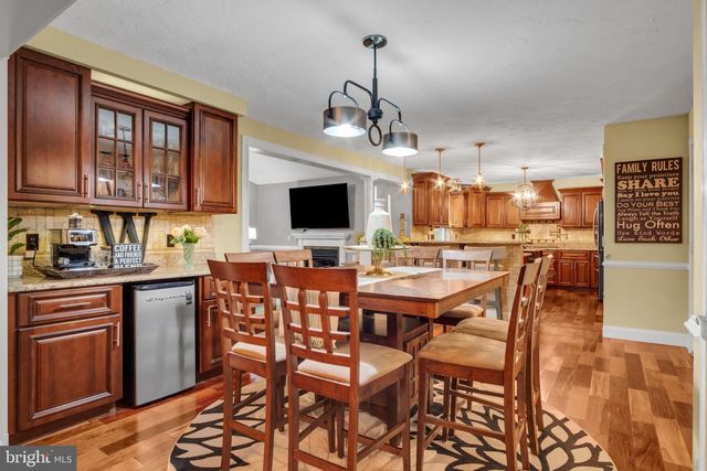 40 BROOK CIR, Etters, PA 17319