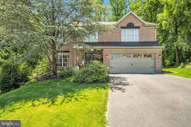 40 BROOK CIR, Etters, PA 17319