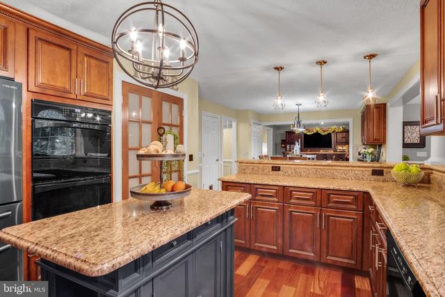40 BROOK CIR, Etters, PA 17319