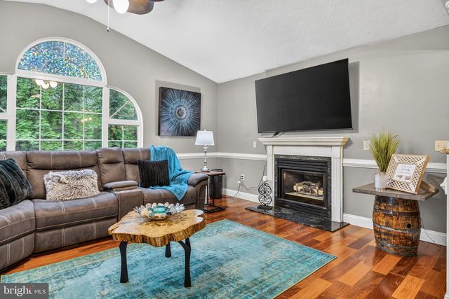 40 BROOK CIR, Etters, PA 17319