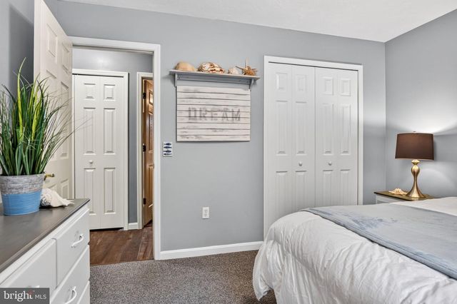 40 BROOK CIR, Etters, PA 17319