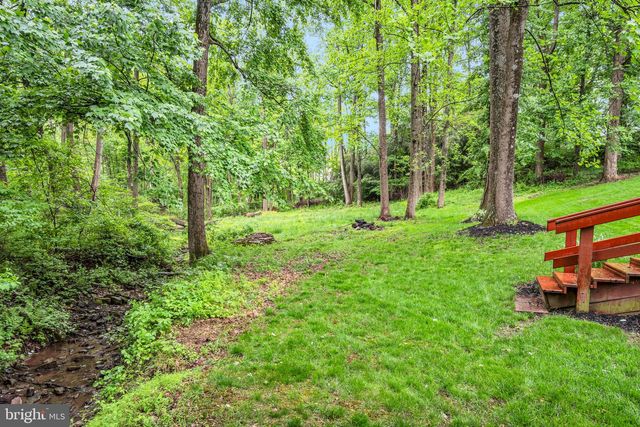 40 BROOK CIR, Etters, PA 17319