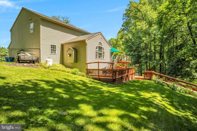 40 BROOK CIR, Etters, PA 17319