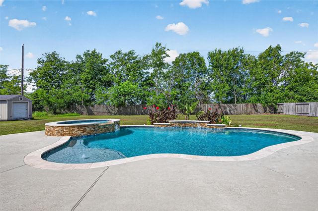 10706 Harry Drive, Needville, TX 77461