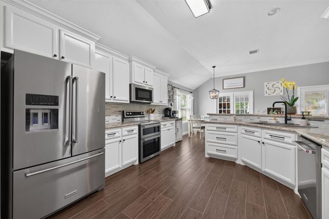 10706 Harry Drive, Needville, TX 77461