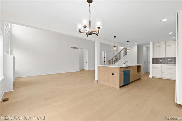 7829 Trailside Court, West Bloomfield, MI 48323