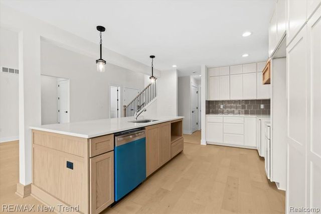 7829 Trailside Court, West Bloomfield, MI 48323