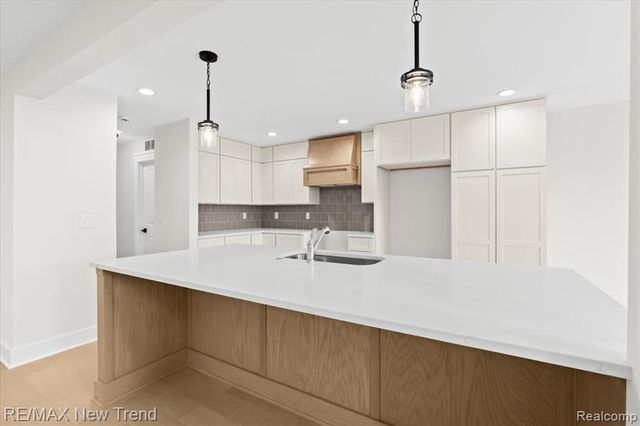 7829 Trailside Court, West Bloomfield, MI 48323