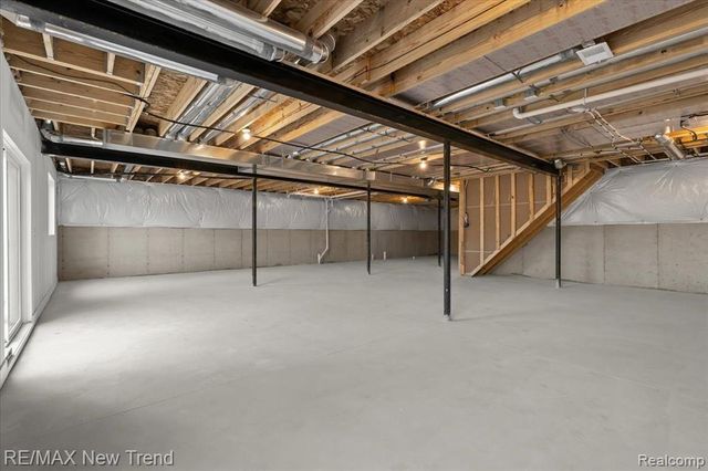 7829 Trailside Court, West Bloomfield, MI 48323