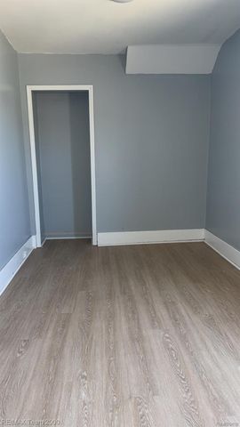 734 Cleophus Parkway, Lincoln Park, MI 48146
