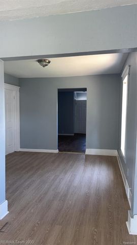 734 Cleophus Parkway, Lincoln Park, MI 48146