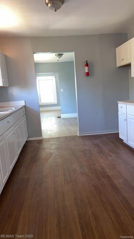 734 Cleophus Parkway, Lincoln Park, MI 48146