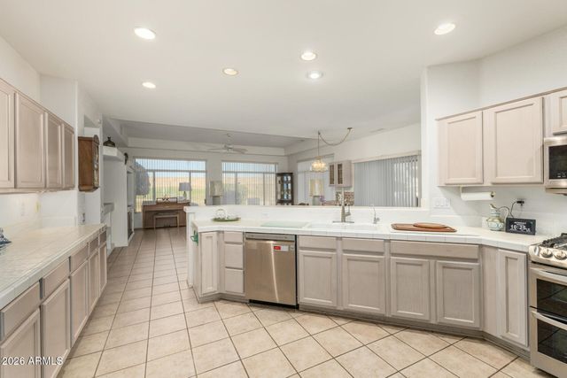 15220 W LAS BRIZAS Lane, Sun City West, AZ 85375