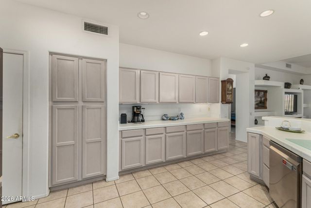 15220 W LAS BRIZAS Lane, Sun City West, AZ 85375