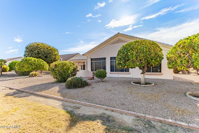 15220 W LAS BRIZAS Lane, Sun City West, AZ 85375