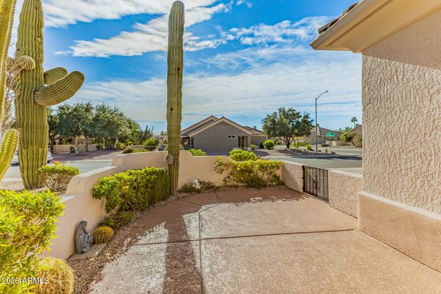 15220 W LAS BRIZAS Lane, Sun City West, AZ 85375