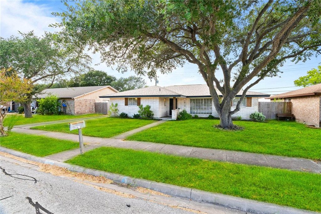 1819 Baffin Dr, Portland, TX 78374 — photo 3
