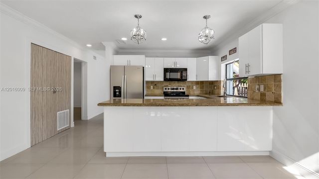 11980 S Aviary Dr, Cooper City, FL 33026