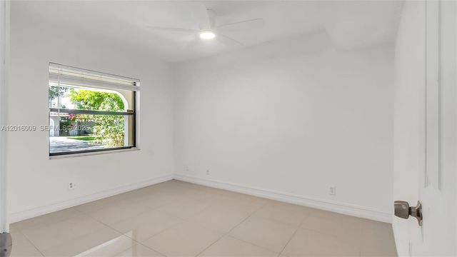 11980 S Aviary Dr, Cooper City, FL 33026