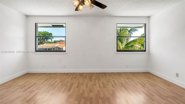 11980 S Aviary Dr, Cooper City, FL 33026