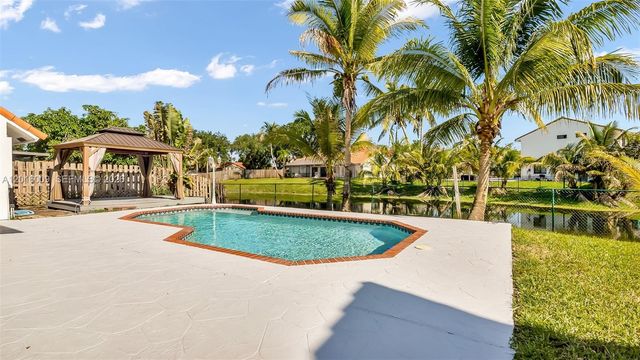 11980 S Aviary Dr, Cooper City, FL 33026