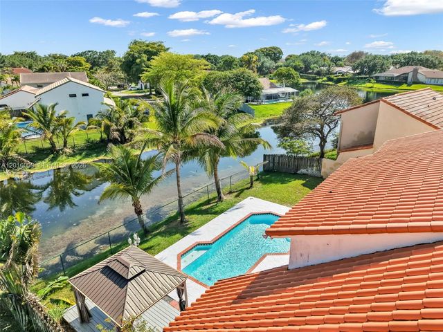 11980 S Aviary Dr, Cooper City, FL 33026