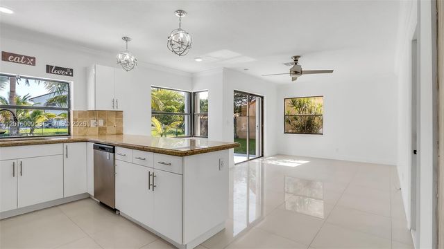 11980 S Aviary Dr, Cooper City, FL 33026