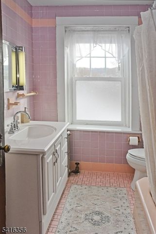 17 Hillside Ave, Netcong Boro, NJ 07857