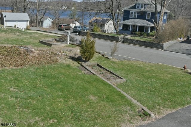 17 Hillside Ave, Netcong Boro, NJ 07857