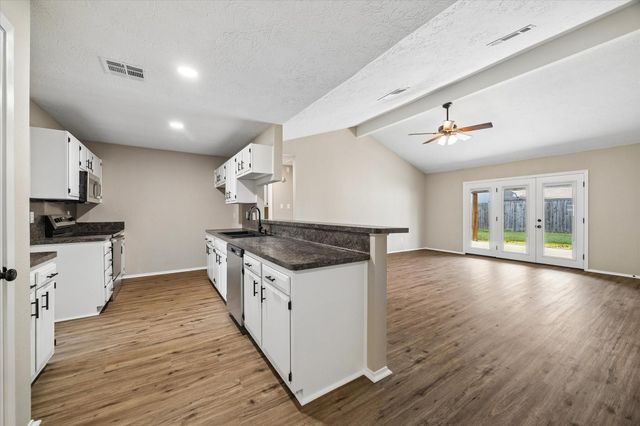 9807 Sparrow Street, La Porte, TX 77571