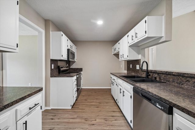 9807 Sparrow Street, La Porte, TX 77571
