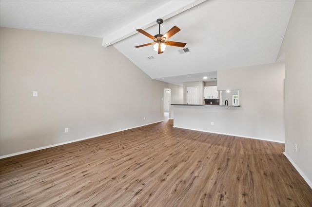 9807 Sparrow Street, La Porte, TX 77571