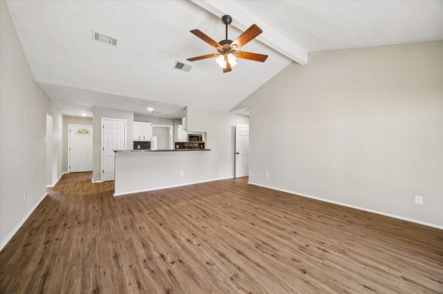 9807 Sparrow Street, La Porte, TX 77571