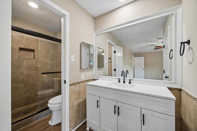 9807 Sparrow Street, La Porte, TX 77571