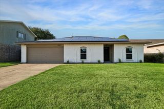 9807 Sparrow Street, La Porte, TX 77571