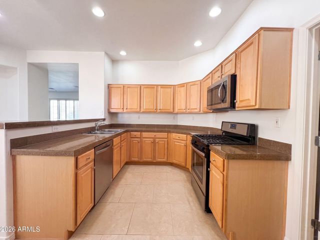 19550 N GRAYHAWK Drive 2028, Scottsdale, AZ 85255