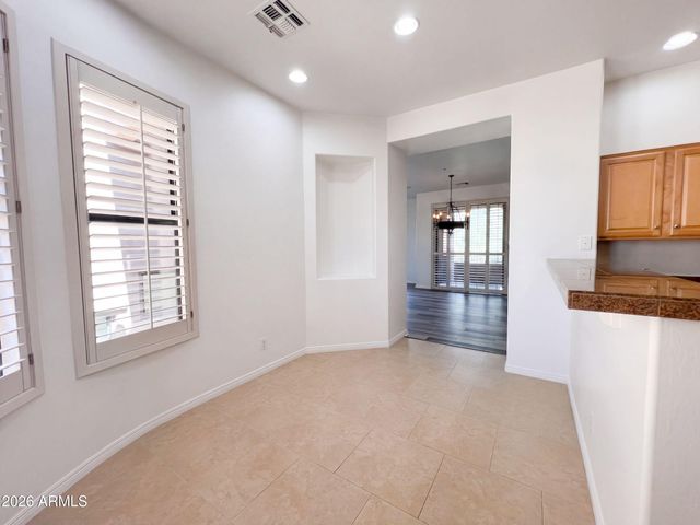 19550 N GRAYHAWK Drive 2028, Scottsdale, AZ 85255