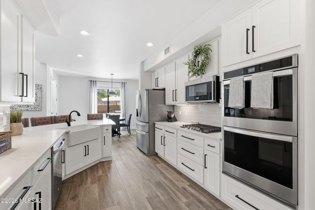 10017 S Placita Notable, Vail, AZ 85641