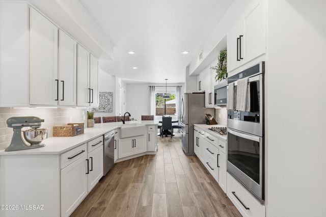 10017 S Placita Notable, Vail, AZ 85641