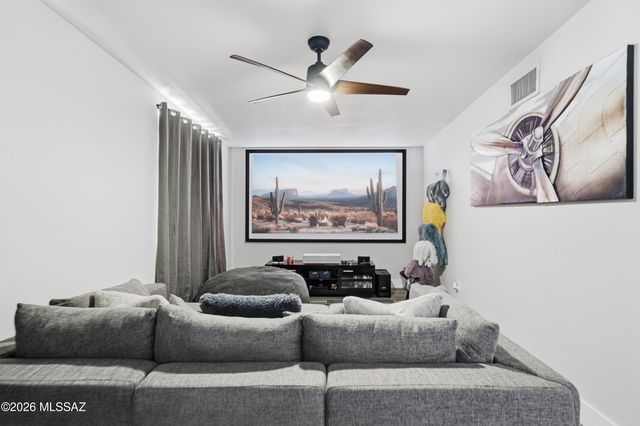 10017 S Placita Notable, Vail, AZ 85641