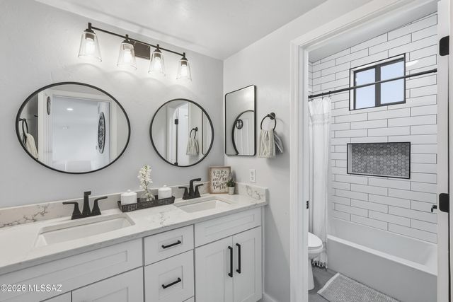 10017 S Placita Notable, Vail, AZ 85641