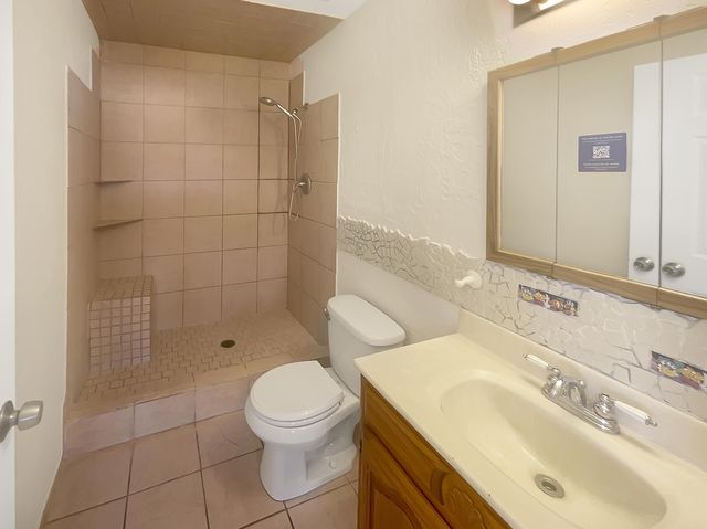 1333 Lucretia Street SW, Albuquerque, NM 87121